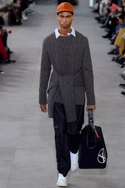 Look 15